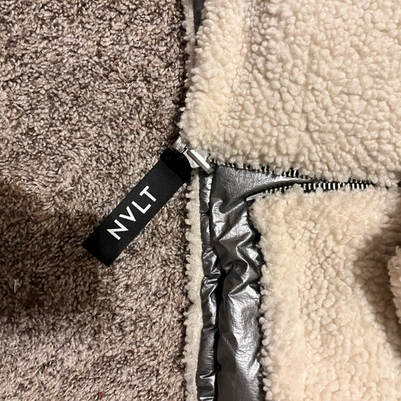 Reversible NVLT Jacket - Picture 4 of 6